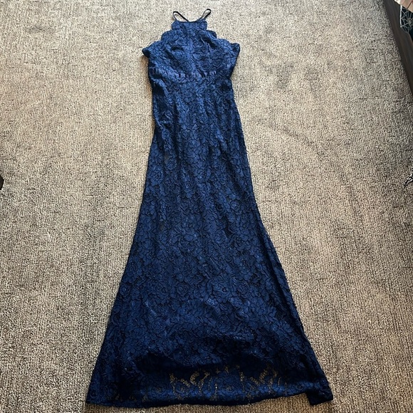 Lulu’s Zenith Lace Maxi Dress - Picture 4 of 7